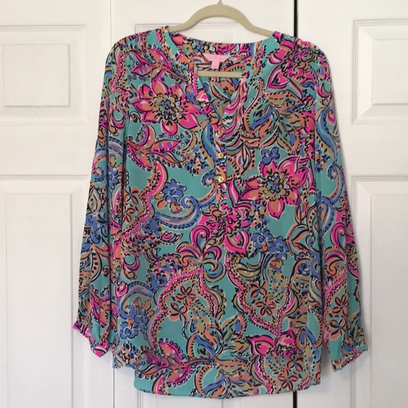 Lilly Pulitzer Tops - Lilly Pulitzer Elsa (L)